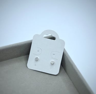 Brinco em prata 925 com cravação inglesa 5mm