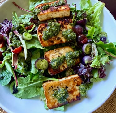 Grilled Halloumi and Pesto Salad
