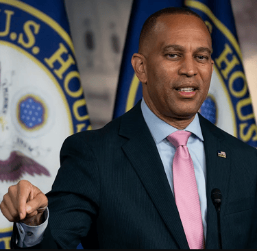 Hakeem Jeffries Backs Elon Musk’s Scathing Critique of Trump’s Budget Bill, Exposing GOP Fractures