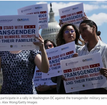 a group of people holding up signs that read,'i am not a person