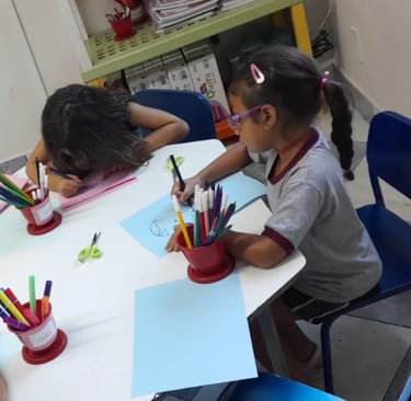 Alunos em atividade escolar