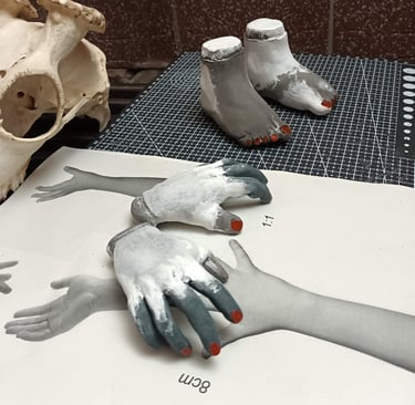 sculping doll hands with foam