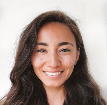 Sofia Gazarian - female logo and brand designer.