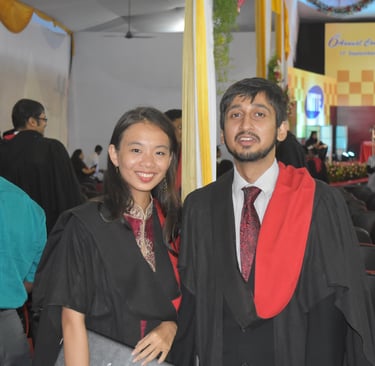 smeet with his long term partner dr. elaine ang at graduation at absmids