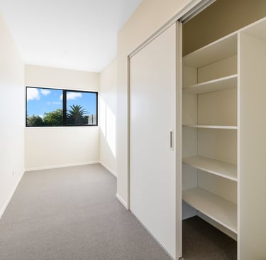 Interior painting, paint walls