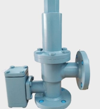 By retaining toxic vapours and avoiding atmospheric contamination 