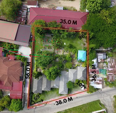 Aerial view of 1 Rai land plot in Pattaya with marked boundaries, side lengths, and angle indica