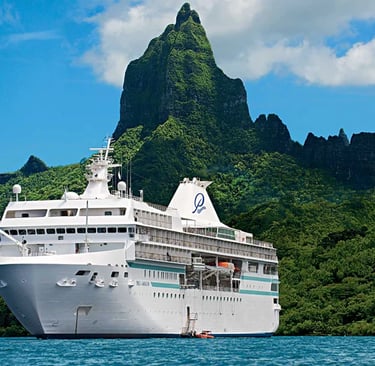 Paul Gauguin cruises Tahiti