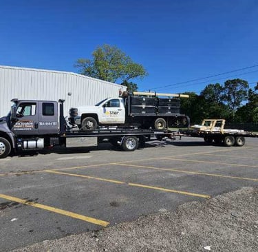 Tow truck providing 24/7 emergency towing services in Greenville County, SC, including Five Forks