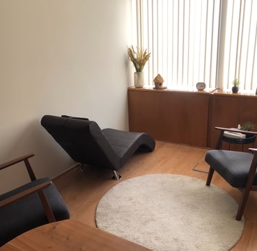 Fotografia do consultório de psicologia do psicólogo Afonso Rocha 