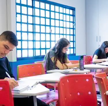 Aprender inglês cedo é um passaporte para o futuro! Entenda as vantagens neurológicas, acadêmica