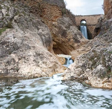 Paisaje natural de Salinas de Oro y el manantial donde nace la Sal de Oro Daonaz