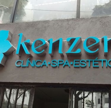 letras 3D vs placas planas costos letras 3D aluminio  durabilidad placas acrílicas  letras corpóreas