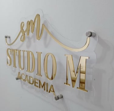 letreros de acrílico con chapetones  acrílico cristal con chapetones placas acrílicas flotantes