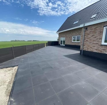 Een tuin aangelegd door Betsema Bestrating.