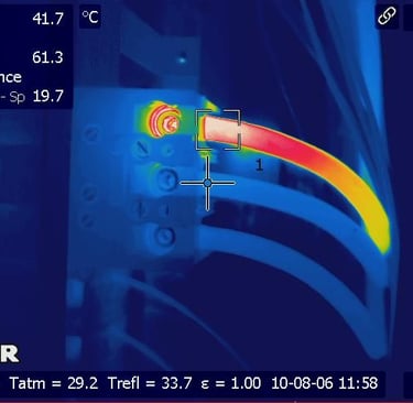 a thermal thermal camera with a thermal camera attached to it