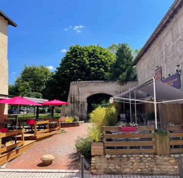 face avant restaurant la cave