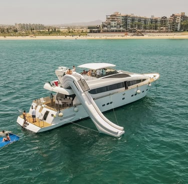 Yate Antago 98 en renta cabo san lucas resbaladilla