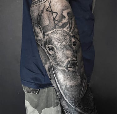 Tatouage d'une biche.
