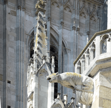 Wasserspeier am Regensburger Dom St. Peter.