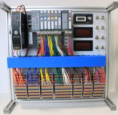 Educational PLC panel. Easy to transport. Can be used vertically or horizontally