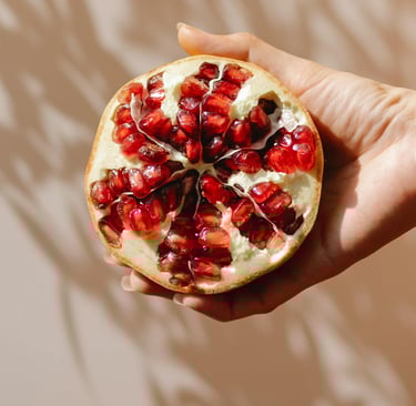 Hoe voeding je helpt om elke fase van jouw menstruatiecyclus goed door te komen