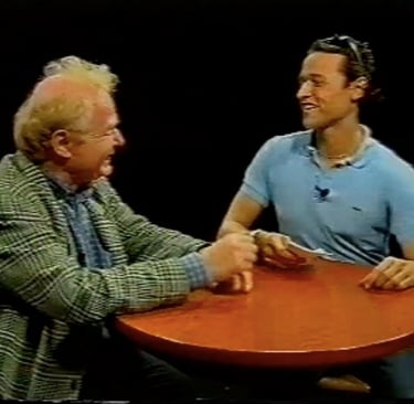 Raphaël Pathé interviewing an artist on Canalwaweb at the Paris Studio in France