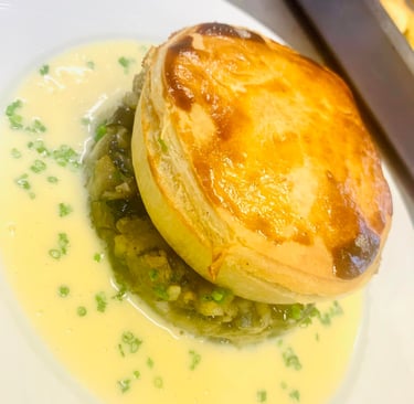 Le Restaurant Propose des entrées plats et desserts à emporter