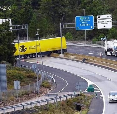 Camion de Correos acidente Jaén
