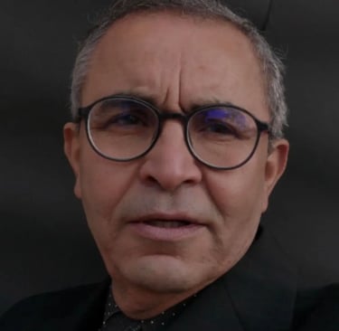 Portrait officiel de Hassan Yamin, poète et écrivain, fondateur du site La Poésie Française.fr, consacré à la poésie contempo
