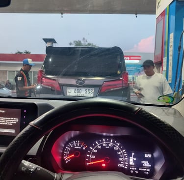 Sewa-Alphard-hybrid-surabaya