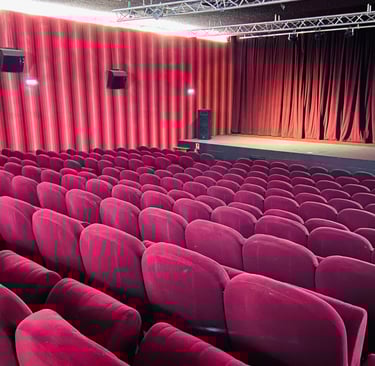 grande salle de spectacles, fauteuils rouges