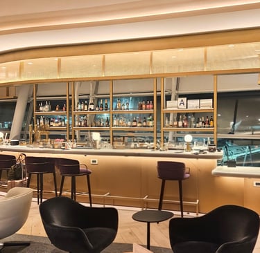 Chase Sapphire Lounge JFk bar are with seating in Terminal 4