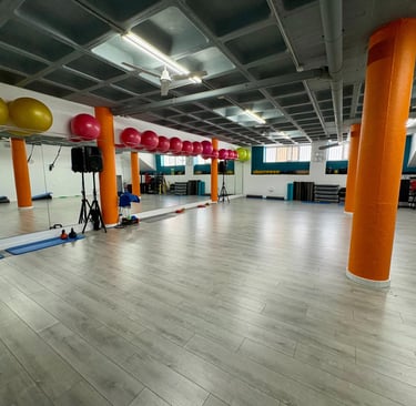 Zona actividades Gimnasio en Elda RST personal fitness