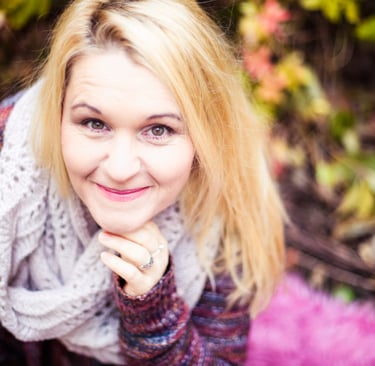 Ildiko Hankoszky - illustrated stories that guide through change with warmth, whimsy, gentle wisdom