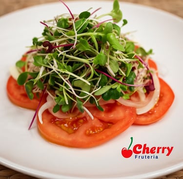 Plato servido con germinados frescos.