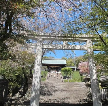 Suwa Shrine in Nagasaki, a must-visit cultural site for travelers interested in Japanese traditions 