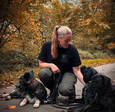 Katja von Rudel Rhetorik aus Menden mit ihren Hunden
