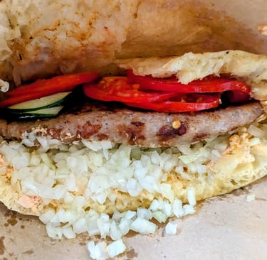 Pljeskavica sandwich a Serbian national dish