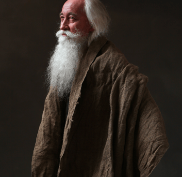 reflétant un homme sage  symbolisant  la sagesse