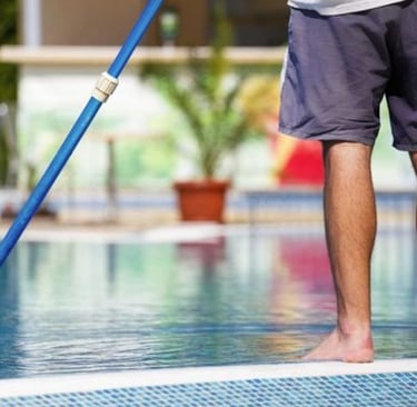 passage épuisette piscine