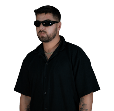Portrait of Memo Pearls, electronic music DJ known for Pride festivals and events across México