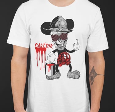 Camiseta da marca de street art, Cavérik Art Club, assinada pelo artista visual Sérgio Astral