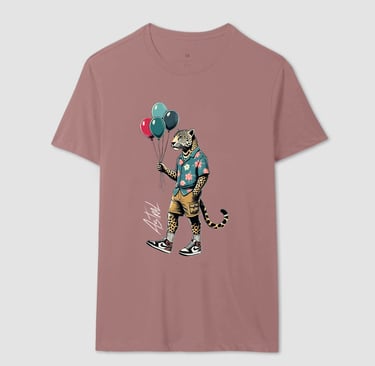 Camiseta da marca de street art, Cavérik Art Club, assinada pelo artista visual Sérgio Astral