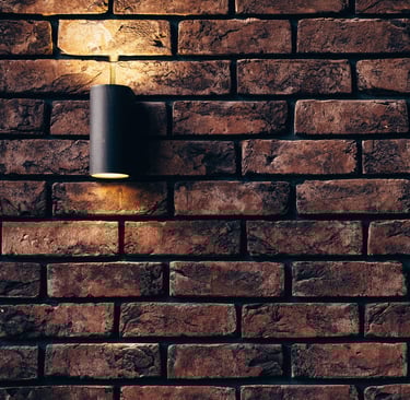 Luz suave e acolhedora: iluminação simples que transforma o ambiente em um refúgio aconchegante.