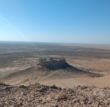 Fortezza del Khorezm nel deserto del Karakalpakstan in Uzbekistan
