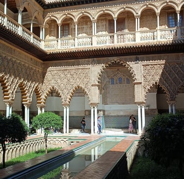 Uno degli edifici dell'Alhambra a Granada