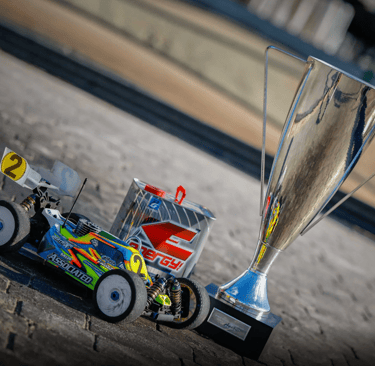 Davide Ongaro Remporte le Championnat du Monde 2024 de Nitro Buggy 1/8