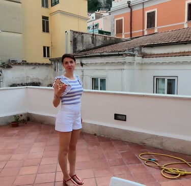 Giusy on the terrace of the house in Amalfi