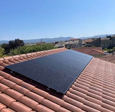 Installation photovoltaïque réalisée par la société ALSUN ENERGY.